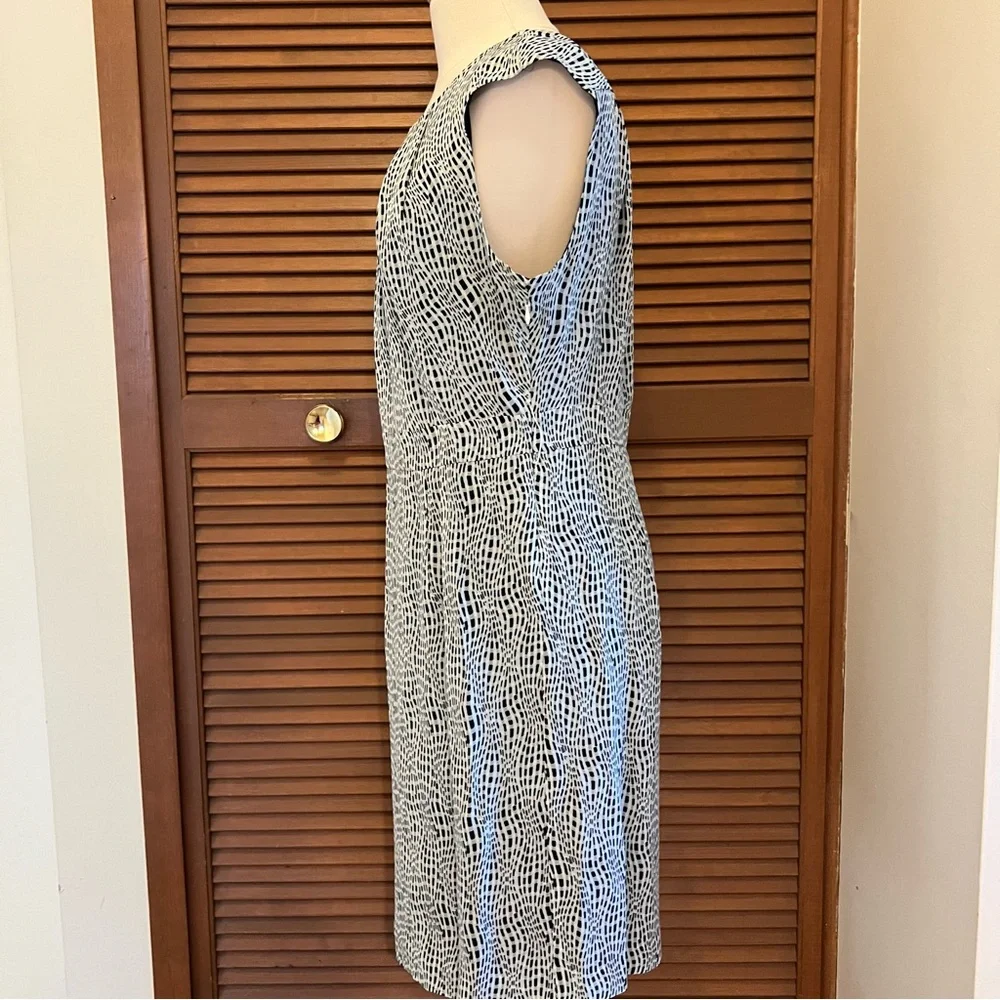 Tory Burch navy blue and White Patterned silk dress Dress 14 sleeveless